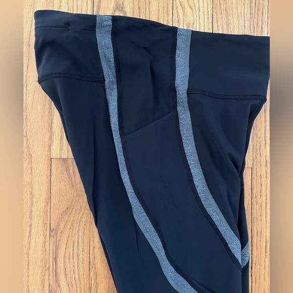 Lululemon Black Leggings with Grey Detailing (Size 6) - Picture 6 of 9